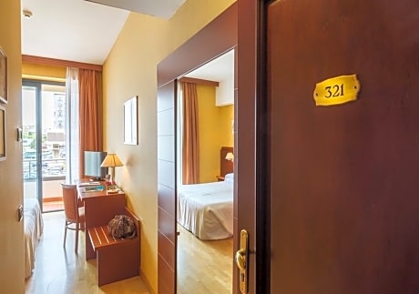 Dus Classic with Balcony City View