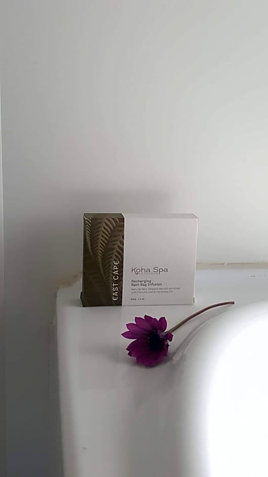 Kaka Point Spa Accommodation - Catlins