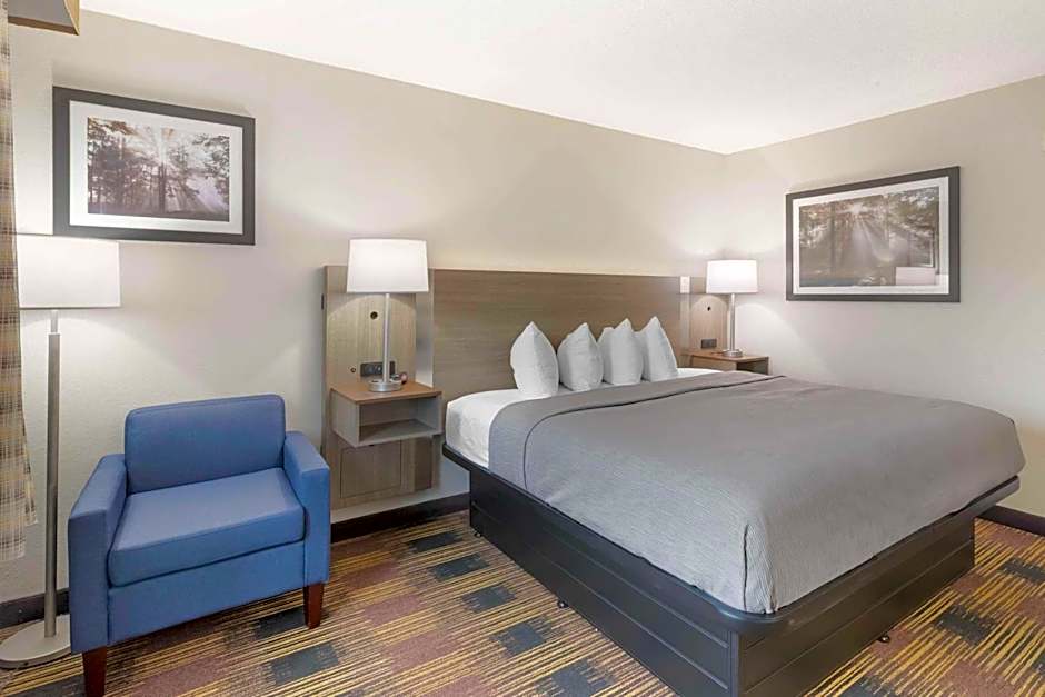 Quality Inn Newton at I-80