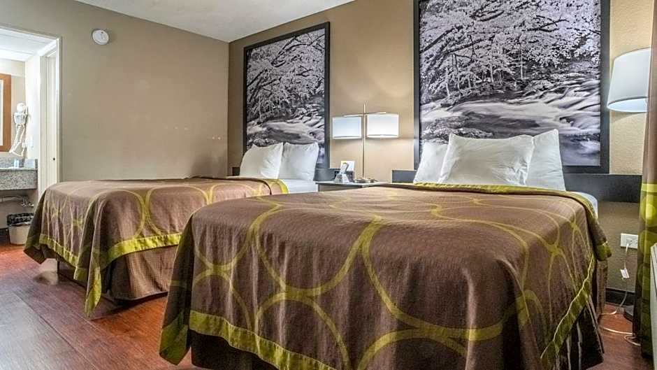 Super 8 by Wyndham Downtown Gatlinburg at Convention Center