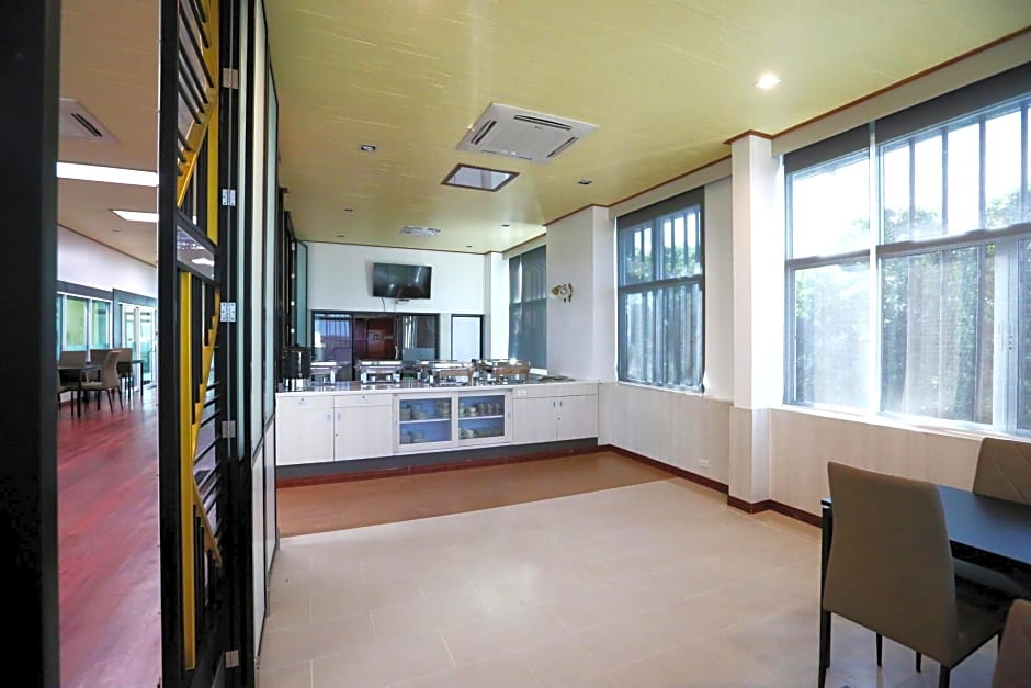 RoomQuest Suvarnabhumi Airport Rom Klao