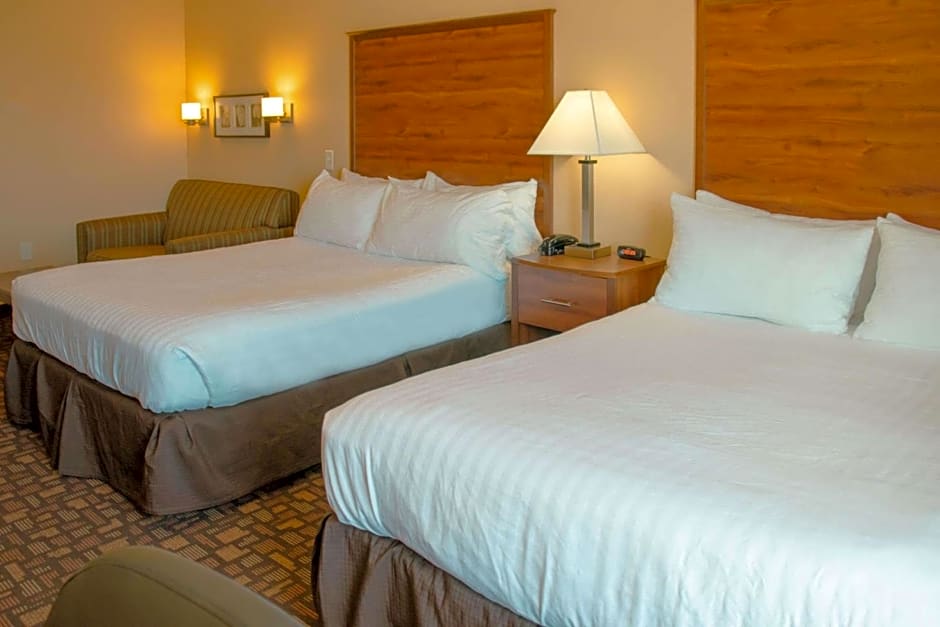 Grand Forks Lodge and Suites