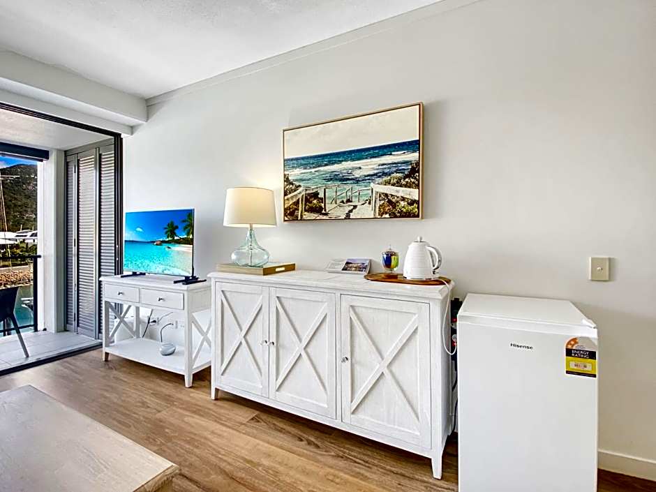 Blue on Blue Studio Room 1242