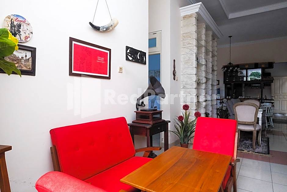 Just 11 Boutique Syariah Mitra RedDoorz near UGM Yogyakarta