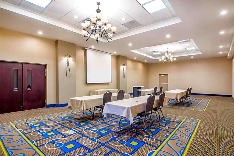 Holiday Inn Express & Suites Albany Airport - Wolf Road By IHG