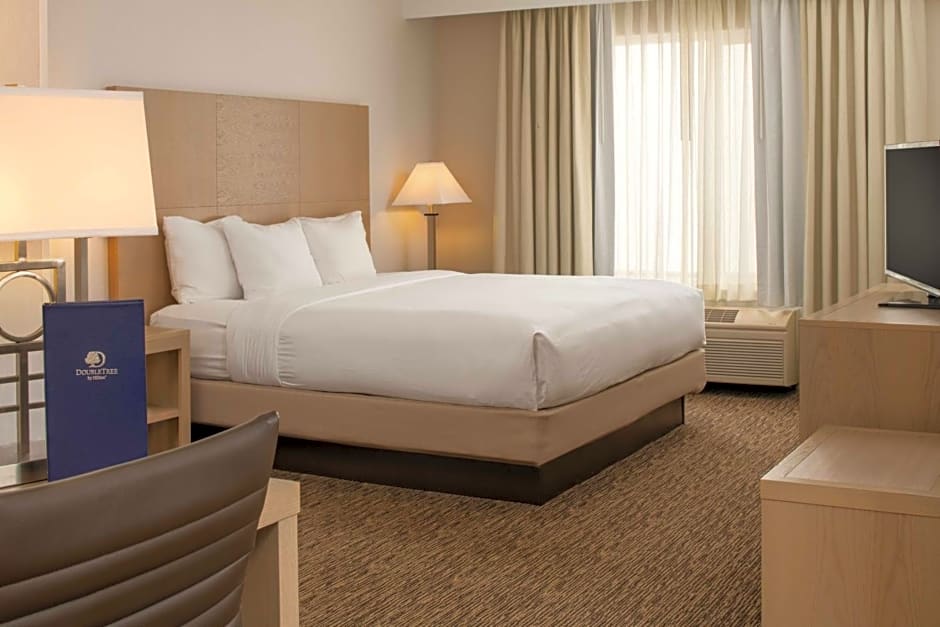 DoubleTree by Hilton Portland Tigard