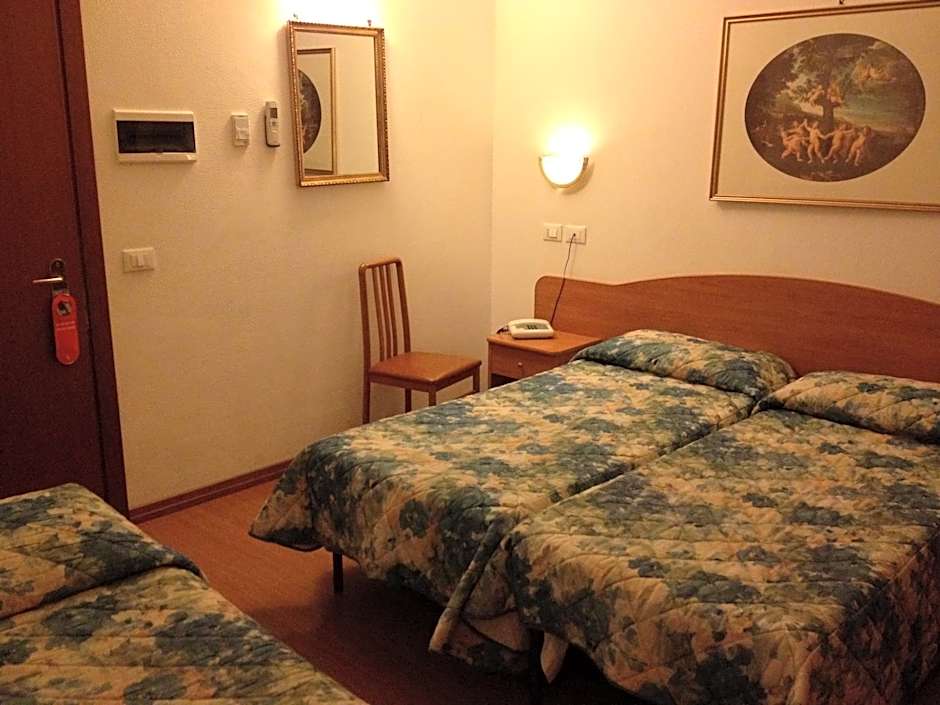 Hotel Tirreno