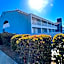 Pacific Coast Roadhouse Hotel