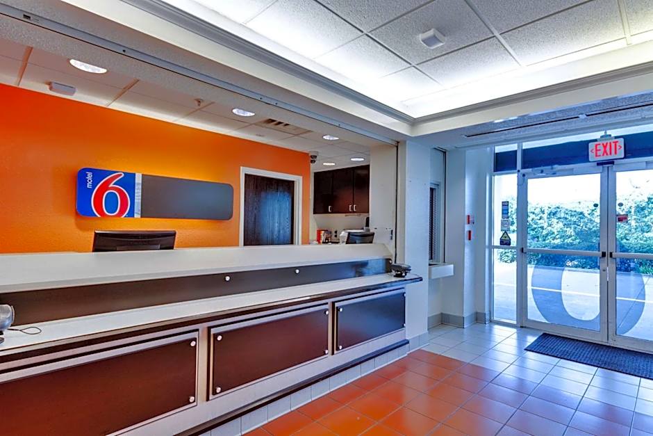 Motel 6 Dallas - Lewisville