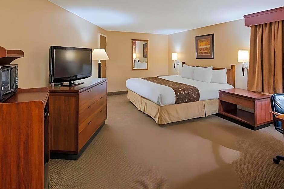 Quality Inn & Suites Black River Falls I-94