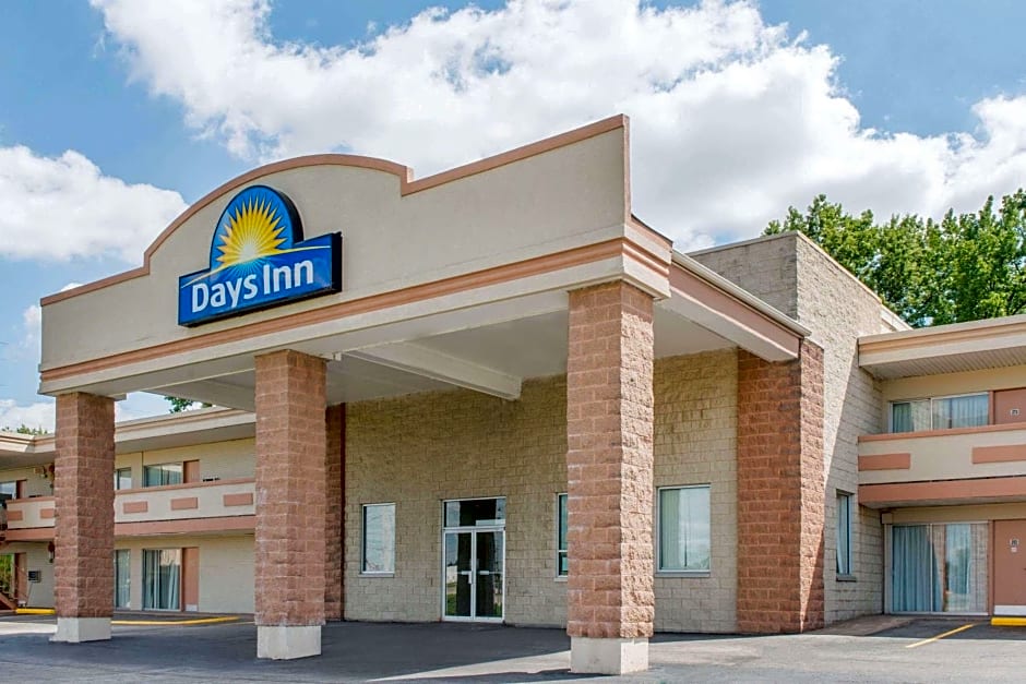 Days Inn by Wyndham St. Louis North