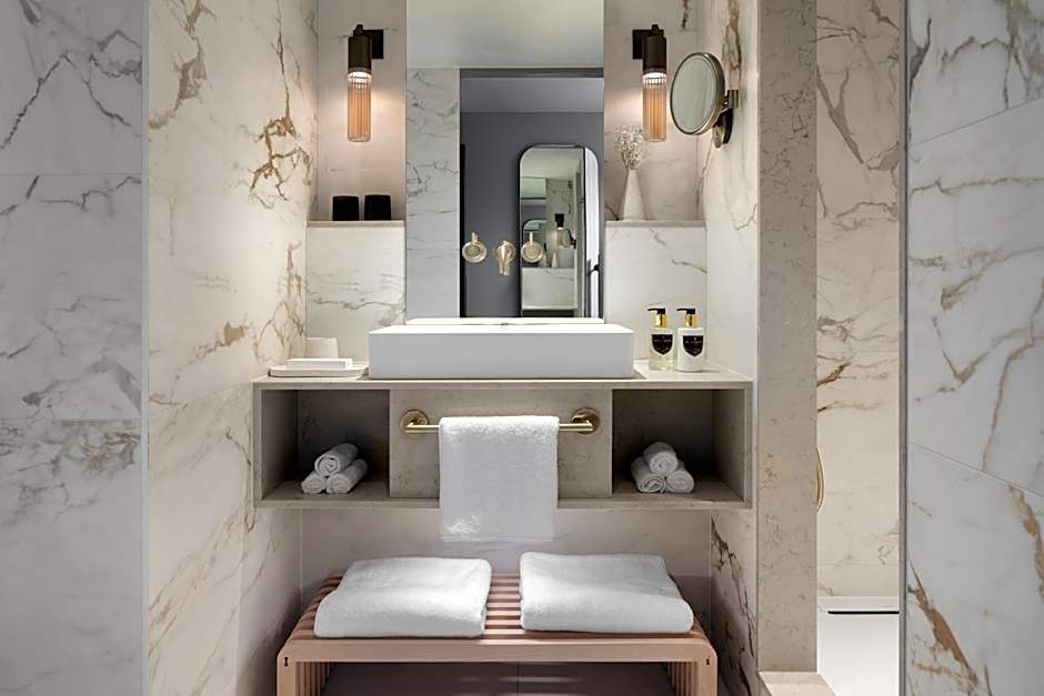 Montcalm Mayfair, Autograph Collection