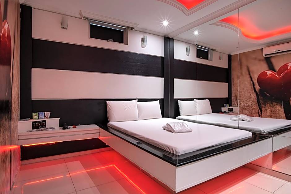 Motel Fantasy 2 (Adult Only)