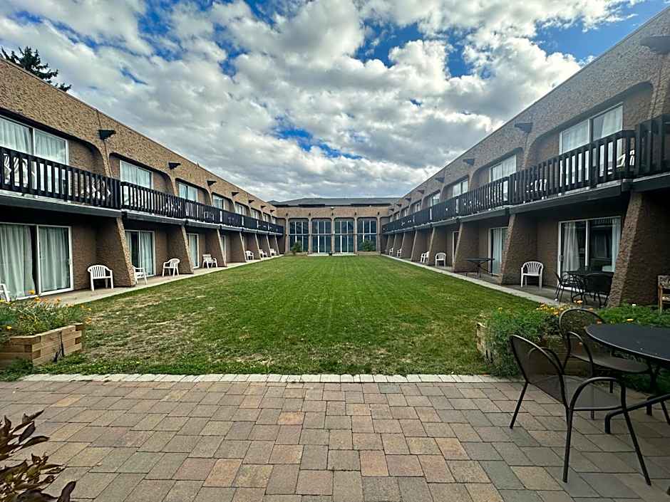 Divya Sutra Plaza and Conference Centre, Vernon