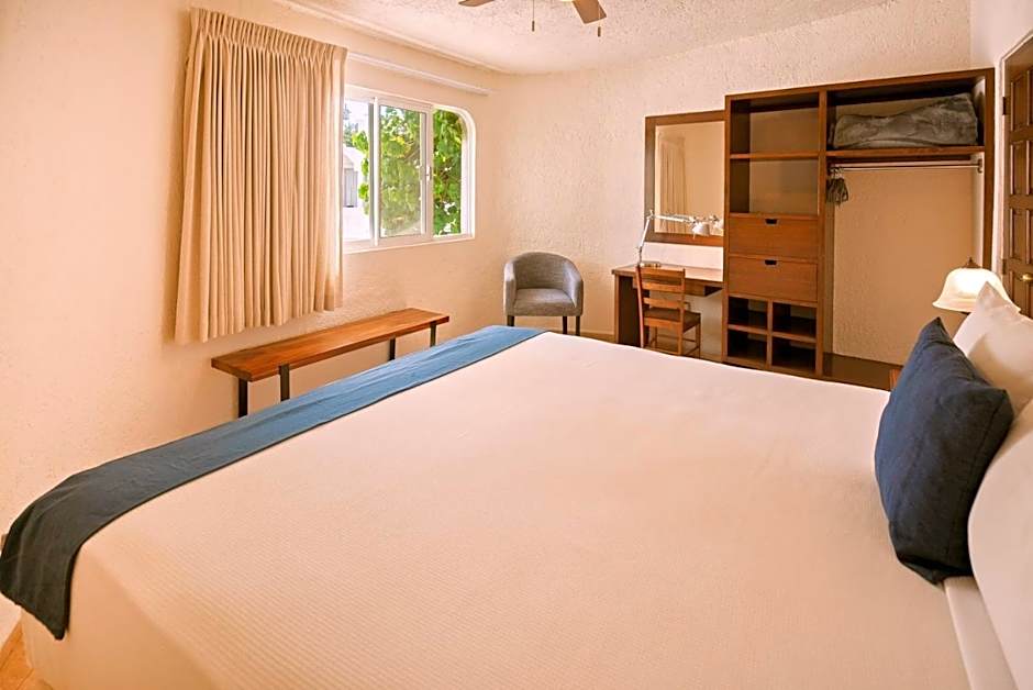 Hotel & Suites El Moro