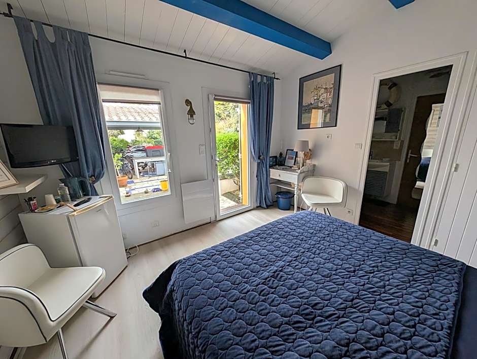 Les Yeux Bleus Bed & Breakfast