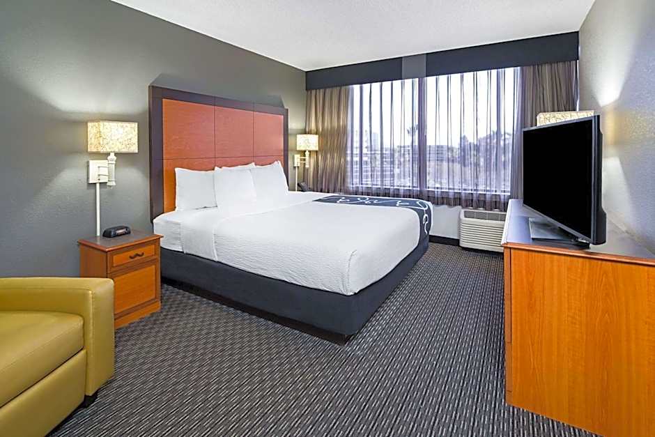 La Quinta Inn & Suites by Wyndham Buena Park