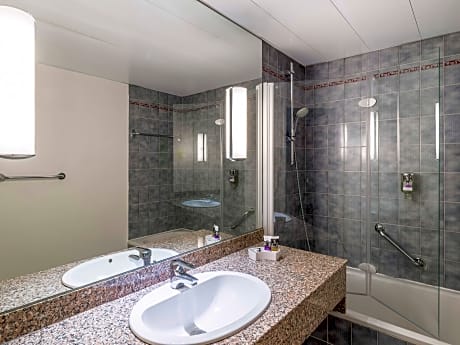 Two Rooms next to Each Other