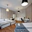 ROYAL ROOMS***