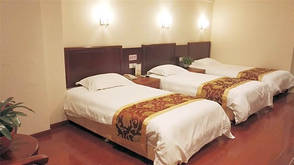 GreenTree Inn Jiangsu ZhenJiang Jurong New Bus Station Express Hotel