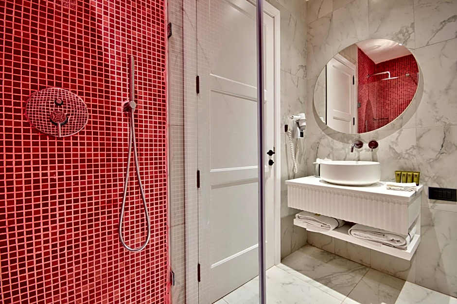 HOLM Boutique & SPA - IK Collection