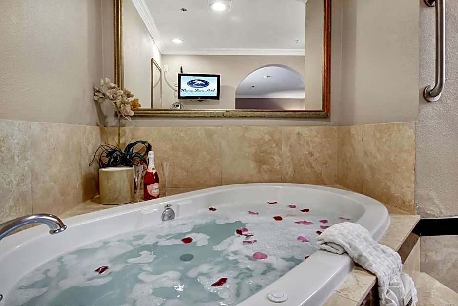 Best Western Plus Marina Shores Hotel