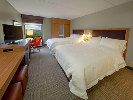 Queen Room with Two Queen Beds - Hearing Access/Non-Smoking
