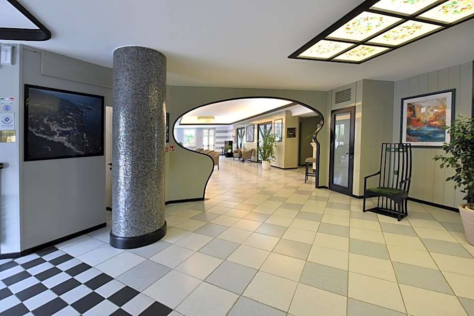 Hotel Sud Est by Fam Rossetti