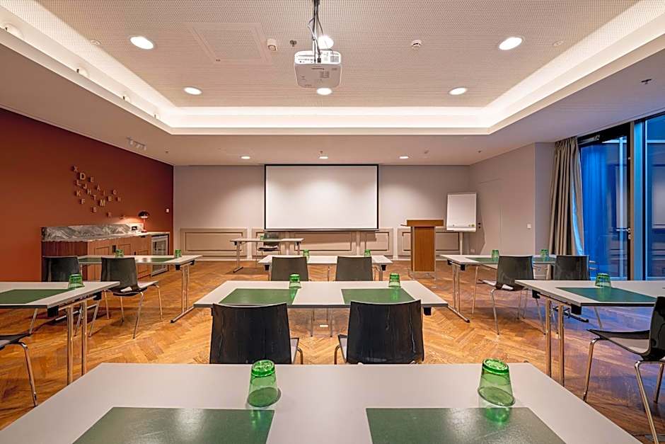 Crowne Plaza Vienna By IHG