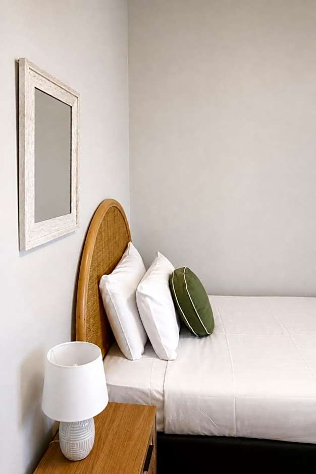 Geraldton Shoreline Lodge
