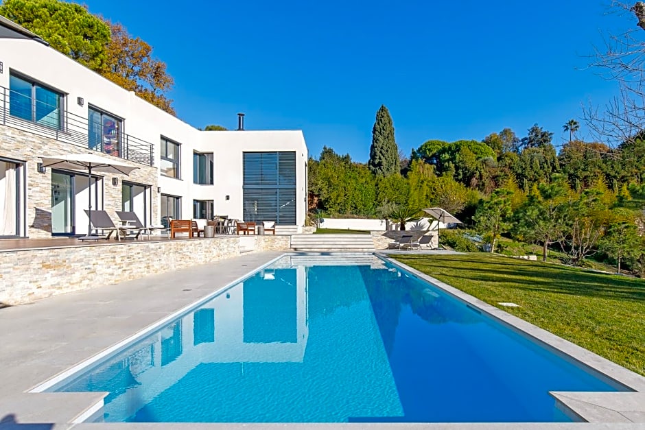 Villa Soha Bed & Breakfast – Mougins, CT