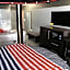 Red Carpet Inn Elmwood