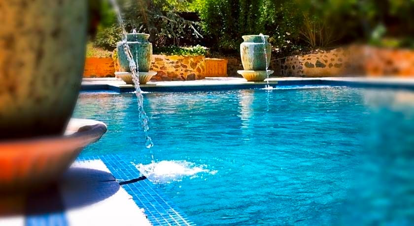 Jacobs Creek Retreat at Moorooroo Park