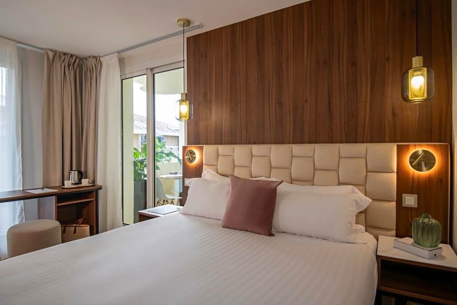 Le Cetai Cannes Beach Hotel