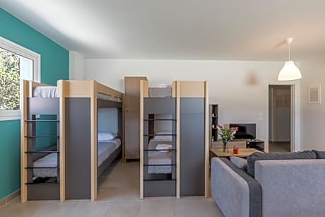 Private Dorm of 8 with Kitchen Ensuite