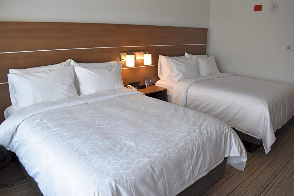 Holiday Inn Express And Suites Boston South - Randolph By IHG