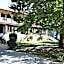 Country Club Hotel & Suites