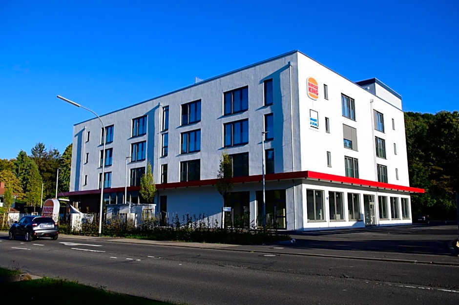 Smart & Stay Aparthotel Saarbrücken Süd - Self-Check-In - Free Parking