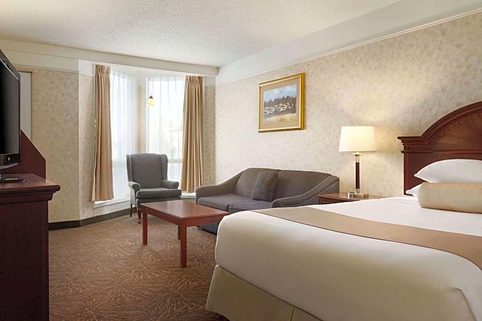 Travelodge by Wyndham Lloydminster