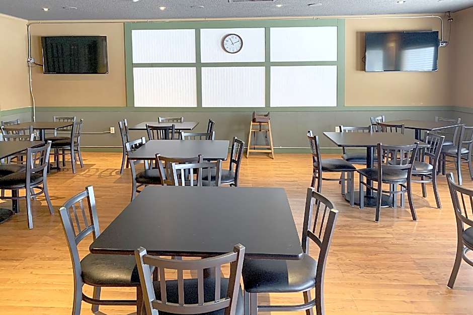 Econo Lodge Whitehall Near Michigan's Adventure