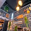 Zhelter Hostel Bangkok by ZUZU