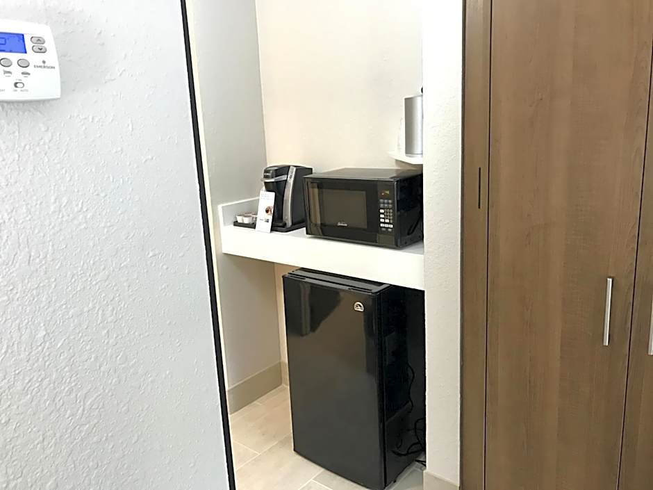 Holiday Inn Express Naples South - I-75 By IHG