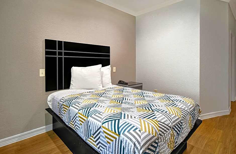 Motel 6 Humble, TX - Houston International Airport