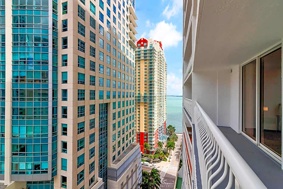The Club at Brickell Bay Luxury Suites