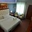 Hotel Camila 2