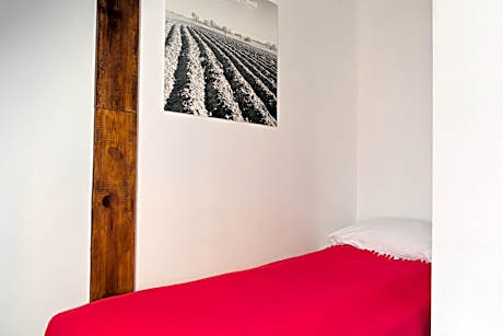 Single Room with Shared Bathroom