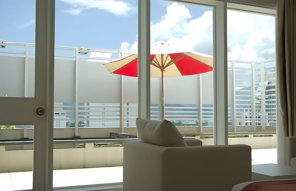 Nhi Phi Hotel Nha Trang