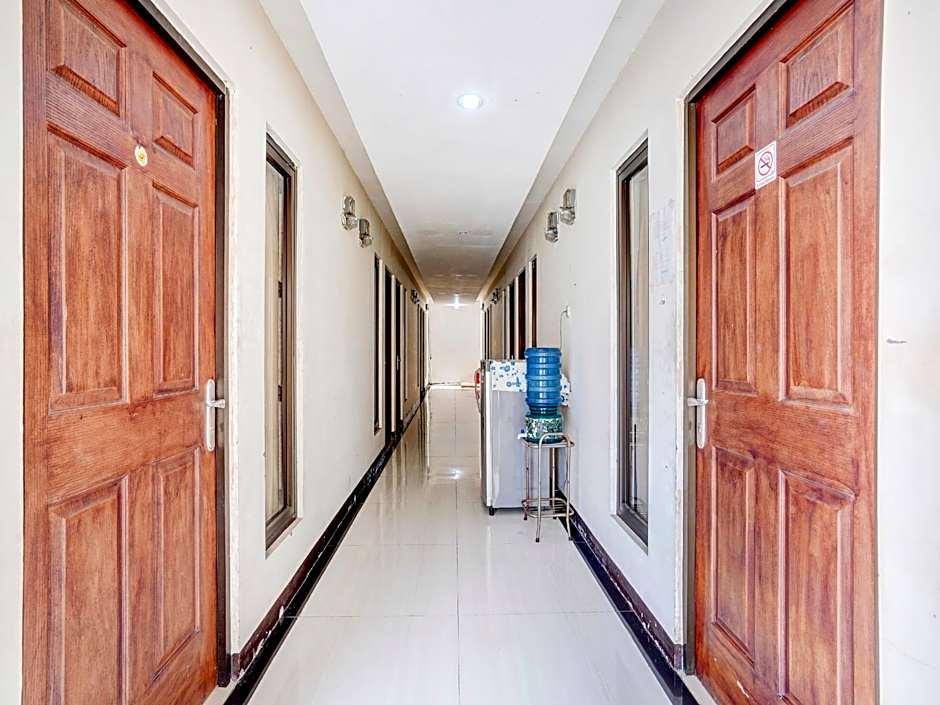 OYO Life 90606 Glass House Citraland Syariah