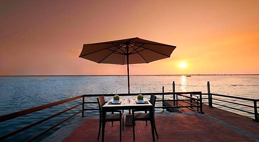 Estuary Sarovar Premiere Poovar Island