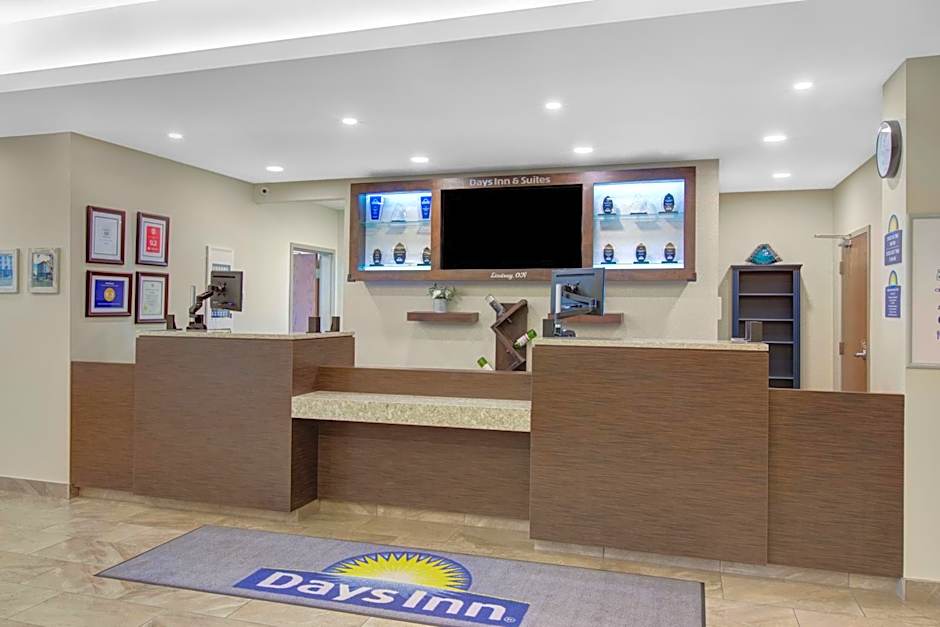 Days Inn & Suites by Wyndham Lindsay